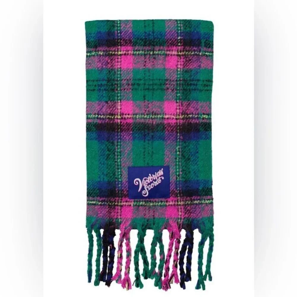 NWT Victoria’s secret Vintage-Style Warm Cozy Scarf Pink/Teal